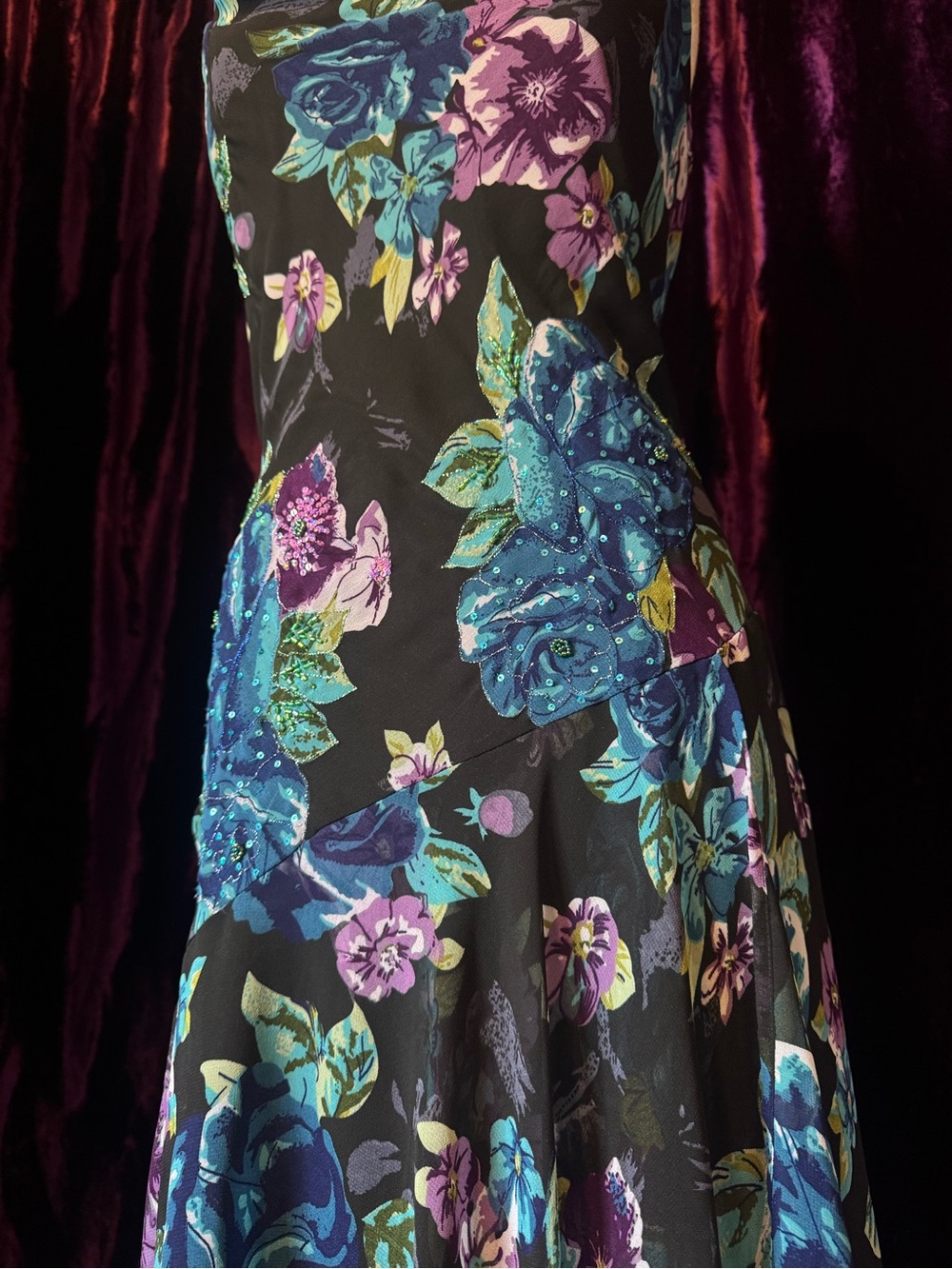 Beautiful Floral Fairy Whimsical Sequin Beaded Dress - Picture 3 of 9